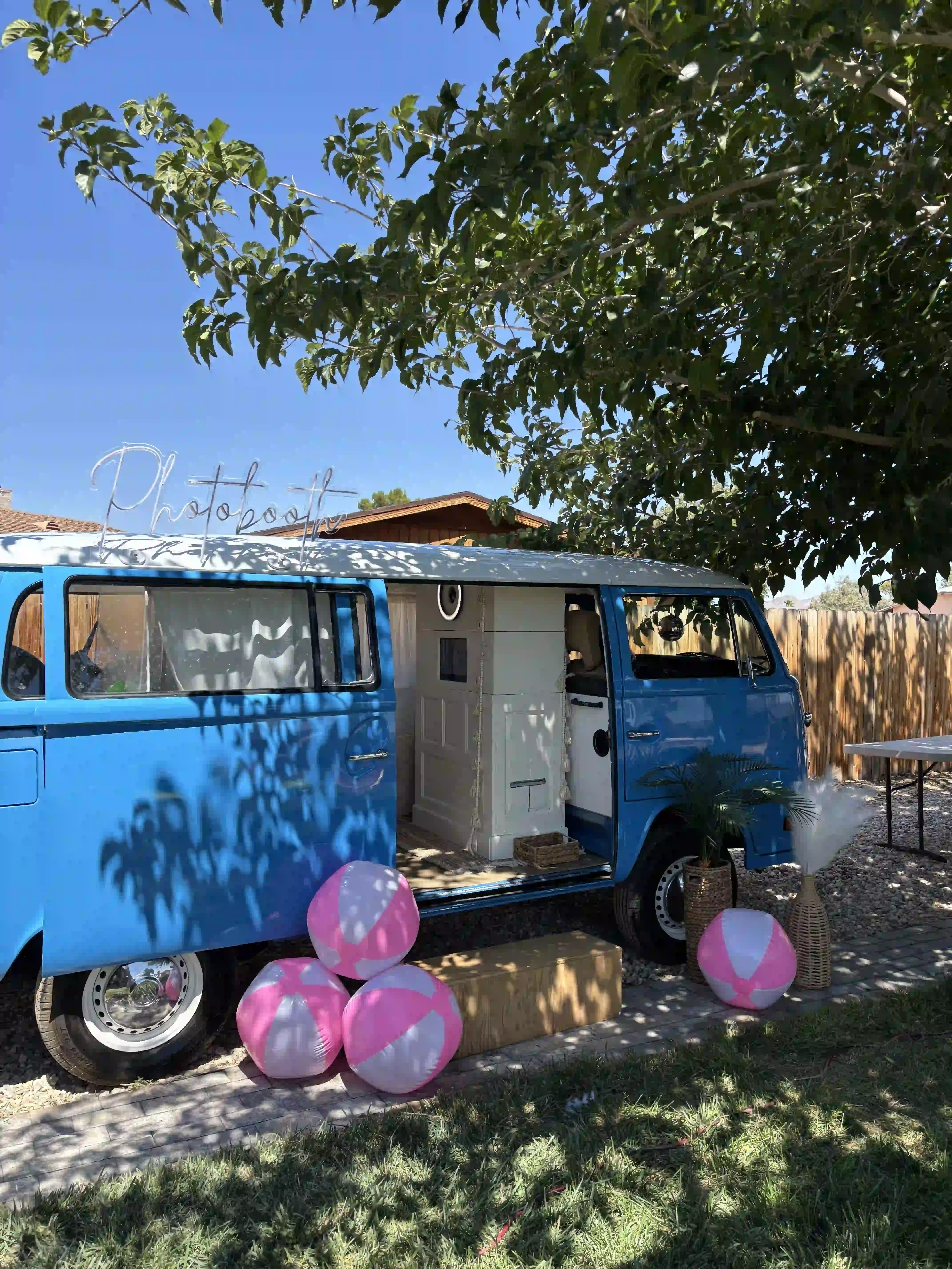 Photobooth with balloons for kids birhtday party in High Desert